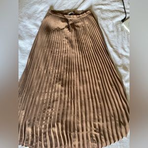 Babaton tan Maxi pleated skirt- XS